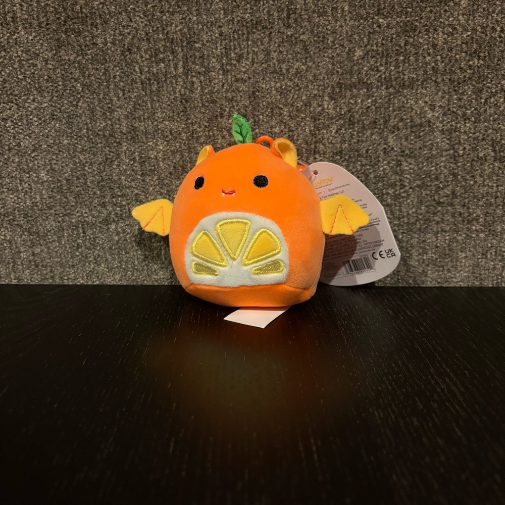 Barnet Orange Bat Squishmallows Clip